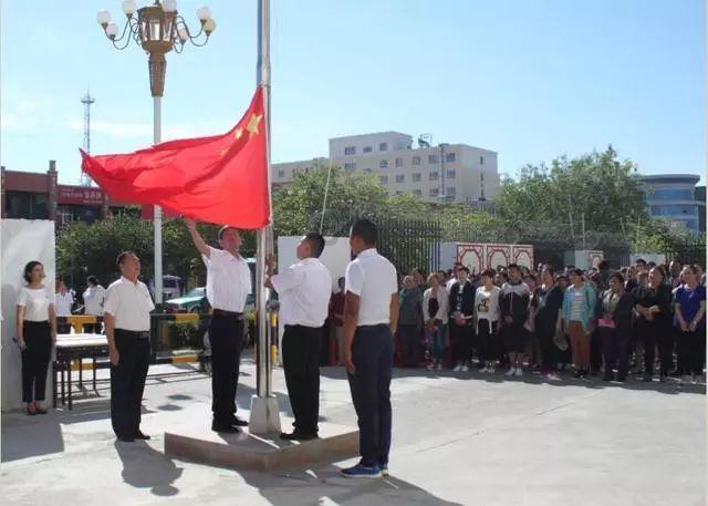 QG五虎彻底解散,飞牛刚到RW就送上了一份大礼,狼队后悔吗